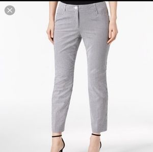 Jones NY seer sucker capri pant